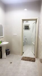 ⁦استراحة للبيع_قسمين_ام بندر_مساحة البناء 300 م⁩ - الصورة ⁦7⁩